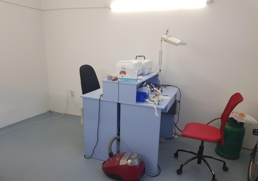 Inchiriez post de lucru Tehnician Dentar