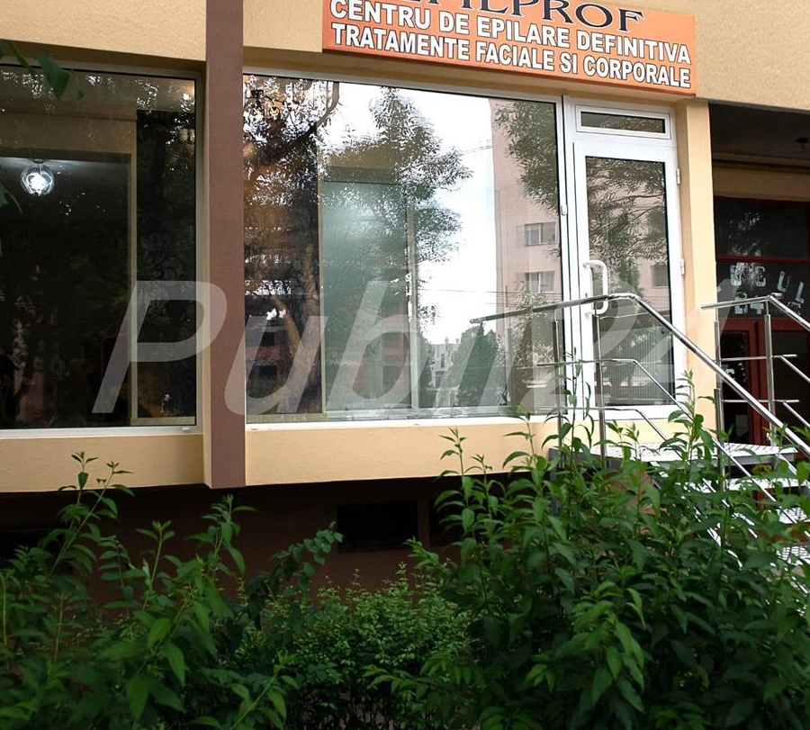 Inchiriez salon infrumusetare.Este situat la strada principala,vad auto-pietonal