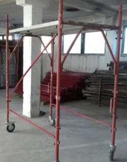 Inchiriez schela metalica sau Al.  mobila (pe roti) pentru Interior / Exterior.