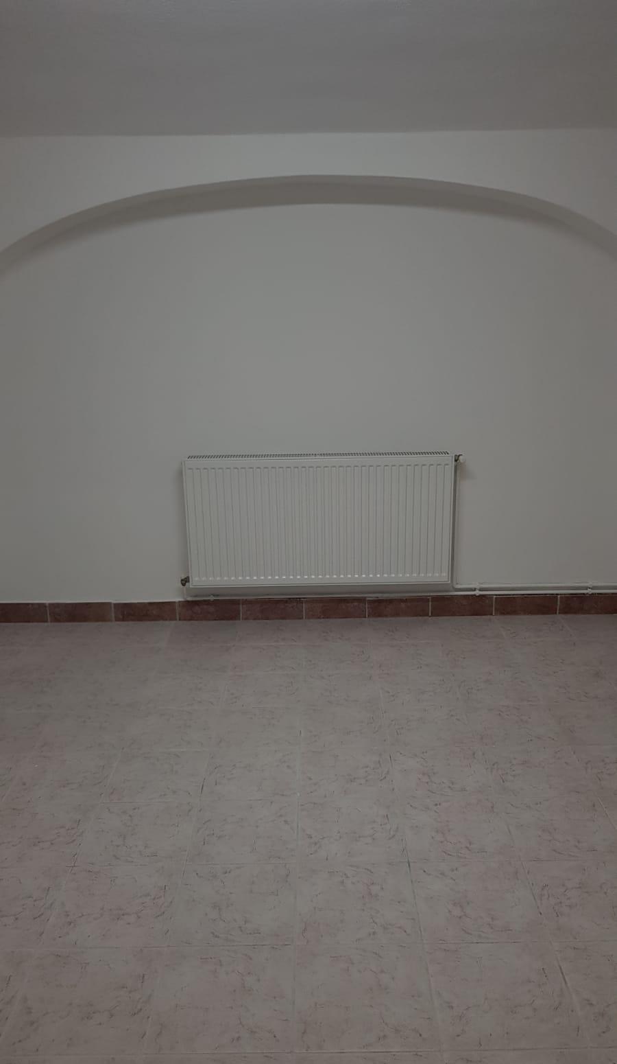 Inchiriez spatiu 100mp, Piata Maria 700 euro / luna negociabil