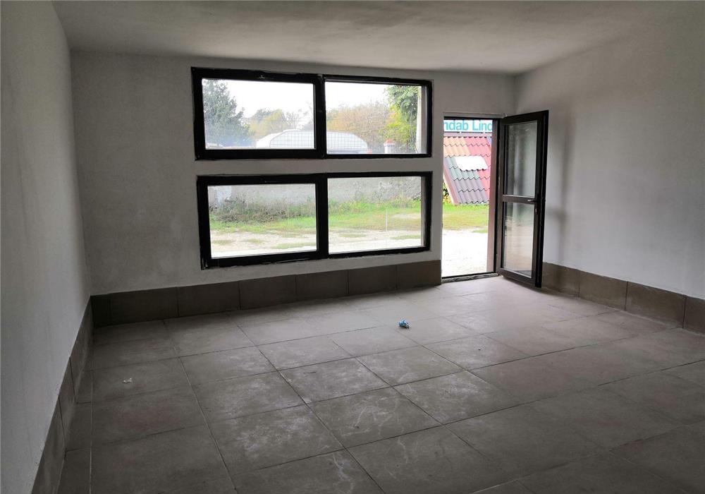 INCHIRIEZ SPATIU 60 m2