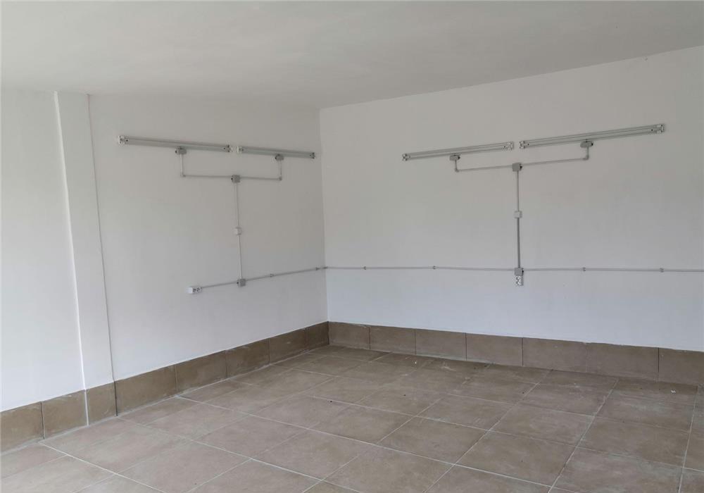 INCHIRIEZ SPATIU 60 m2