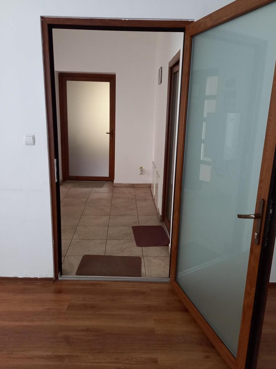 Inchiriez spatiu birou,situat central str.M.Eminescu