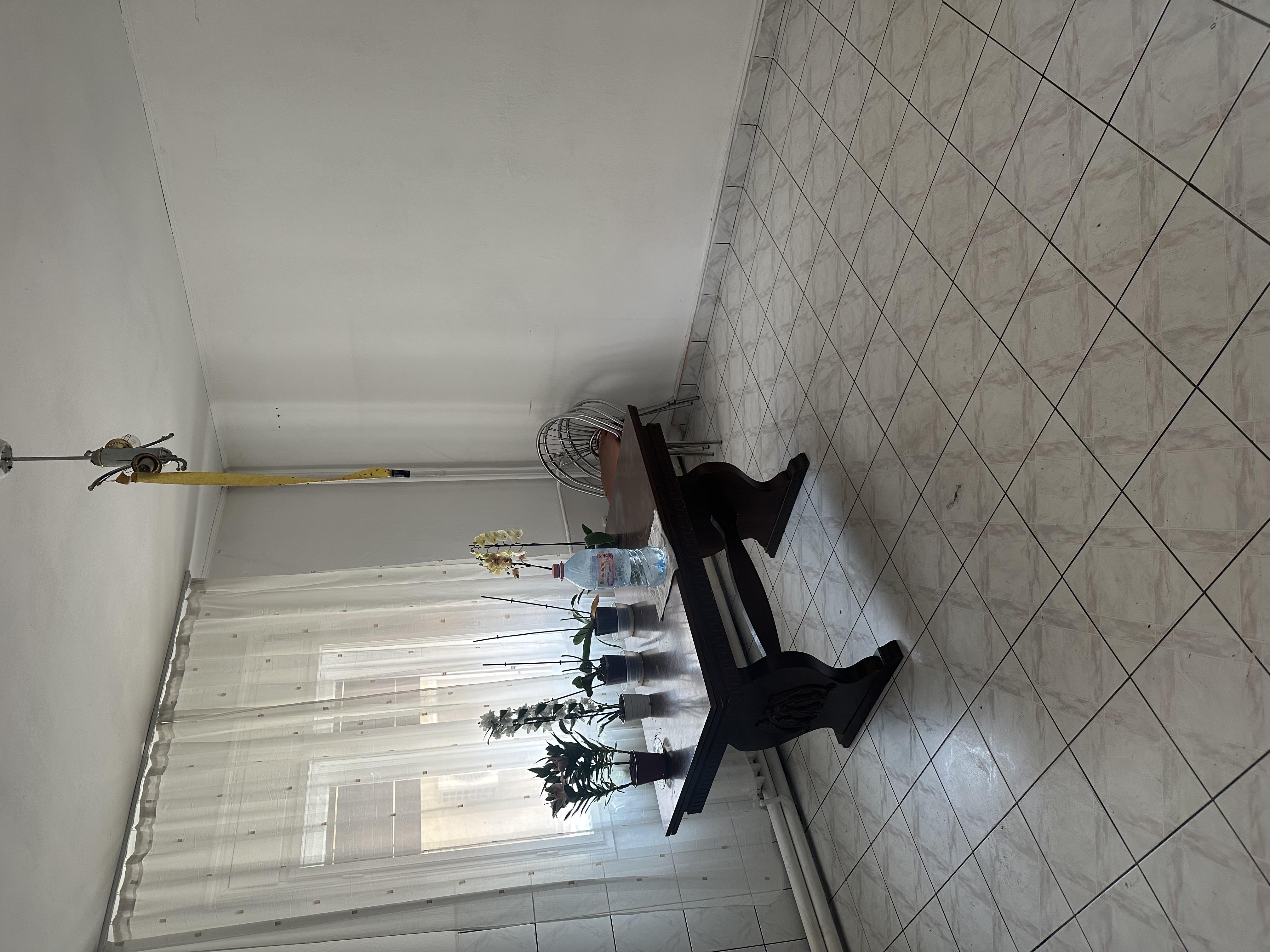 Închiriez spațiu comercial