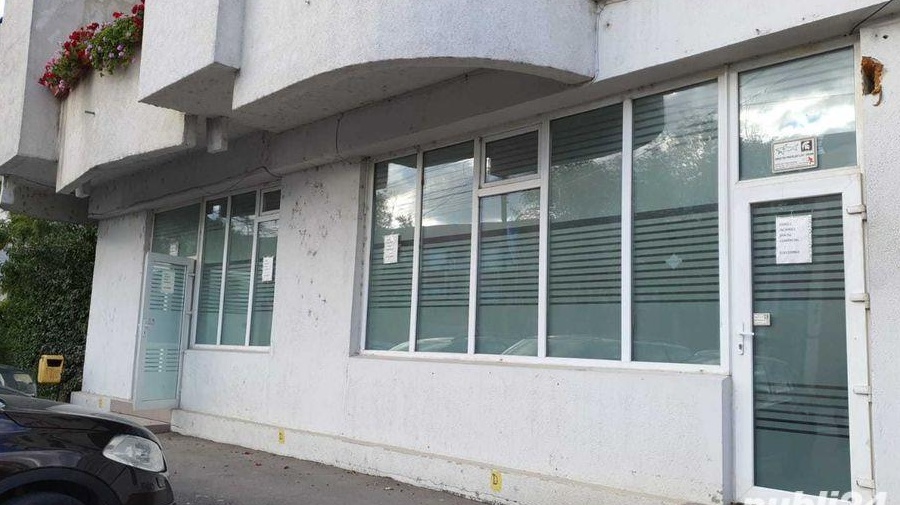 Închiriez spațiu comercial în Bârlad, str. Republicii nr. 1, ideal pentru Cabinet medical / Birouri
