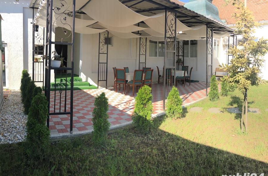 Inchiriez spatiu comercial loc Santana