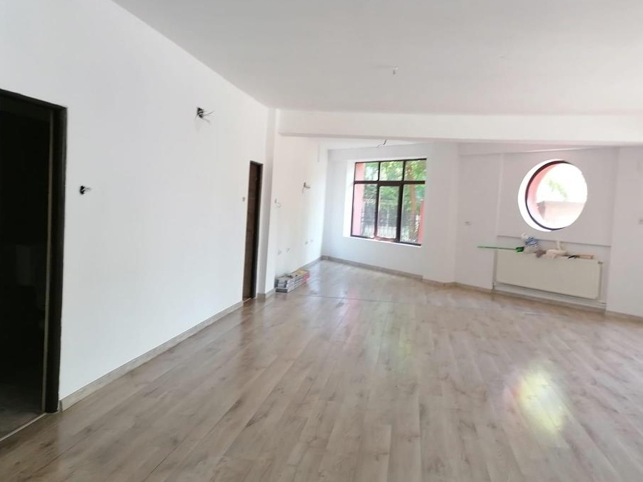 Inchiriez spatiu comercial, parter, 100 mp, Tiglina 1