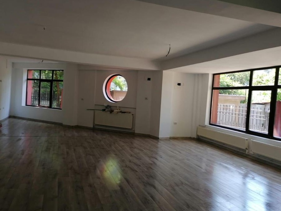 Inchiriez spatiu comercial, parter, 100 mp, Tiglina 1