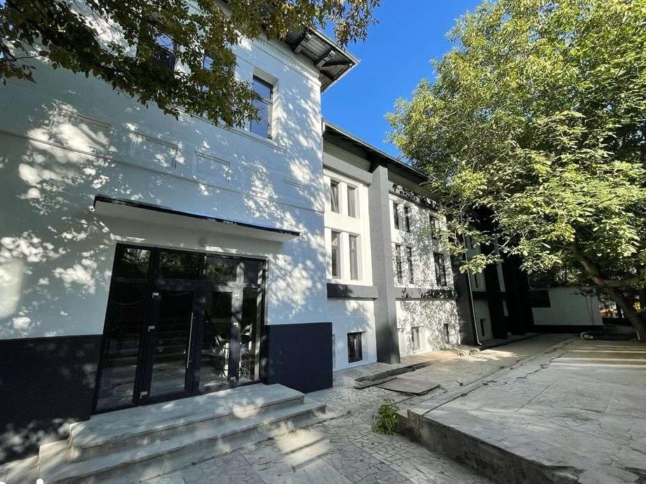 Inchiriez spatiu comercial ultracentral, 654 mp utili