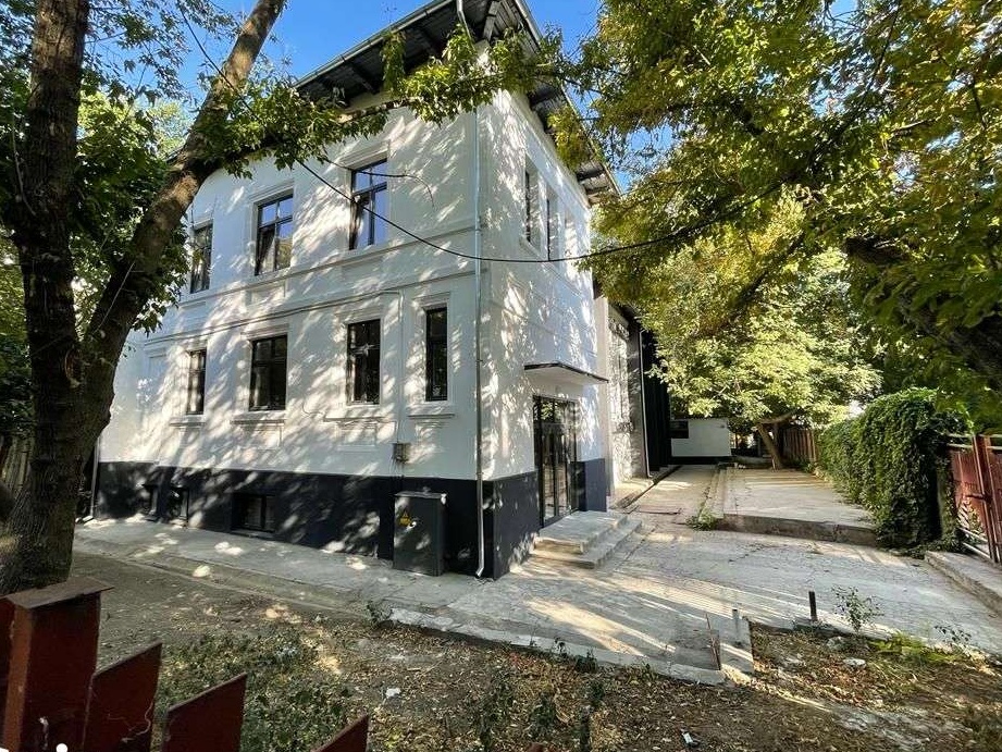 Inchiriez spatiu comercial ultracentral, 654 mp utili