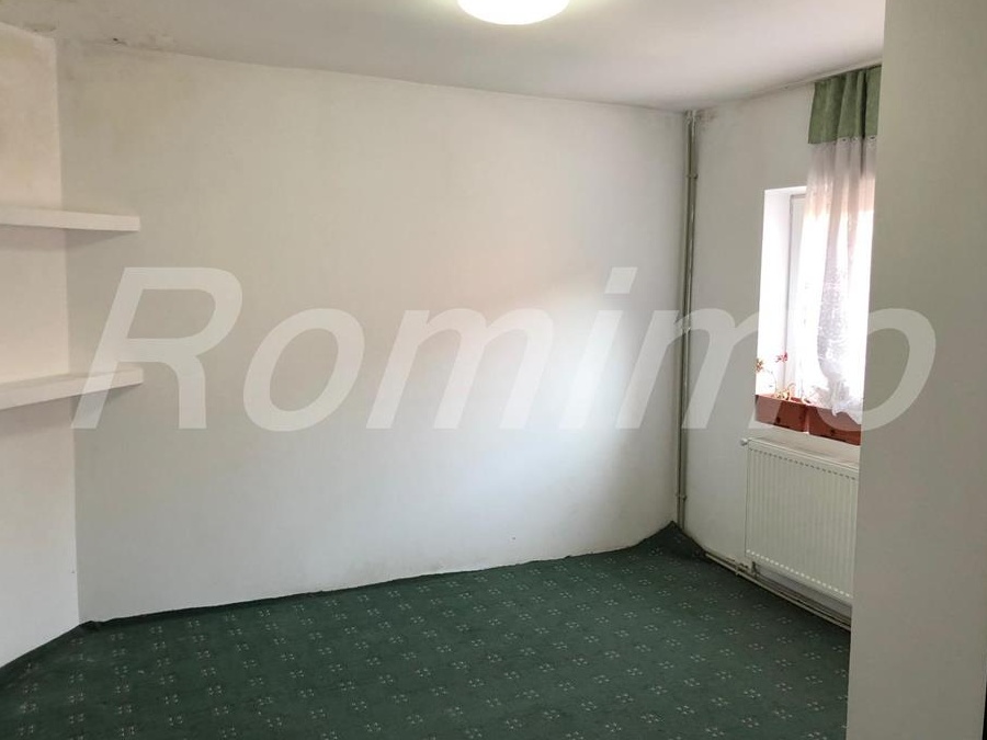 Închiriez spațiu în vila duplex pt. magazin on-line, depozit 130mp