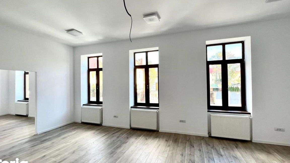 Inchiriez spatiu pe strada George Cosbuc, langa Parcul Central