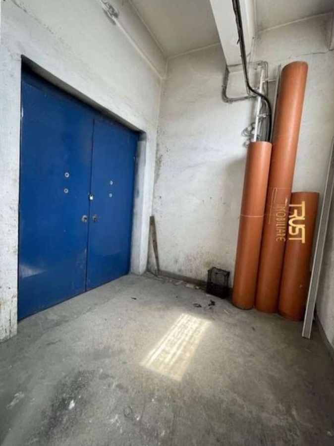 Închiriez spatiu(proprietar).