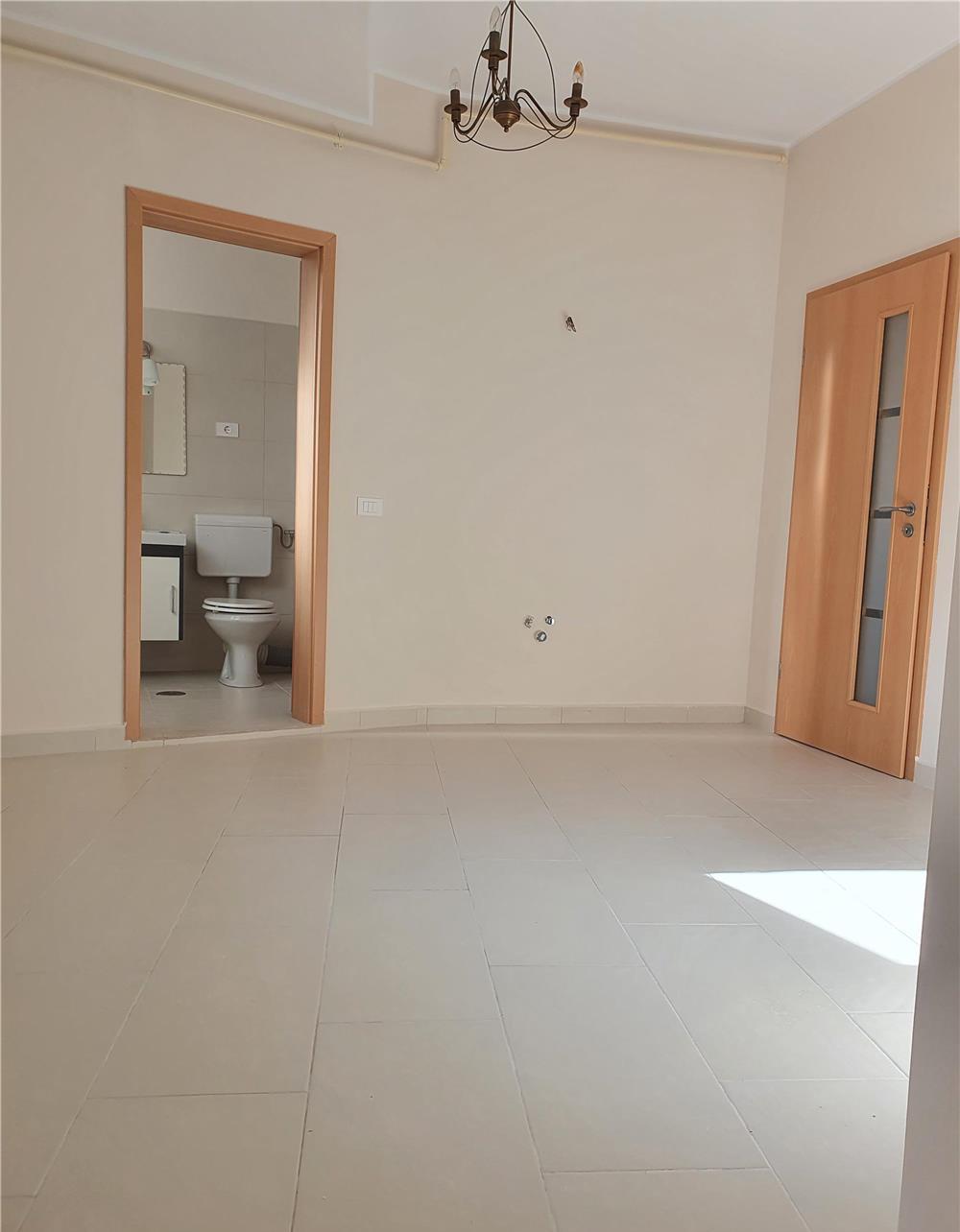 Inchiriez studio str. Sold. Iosif Ion/ bloc nou!