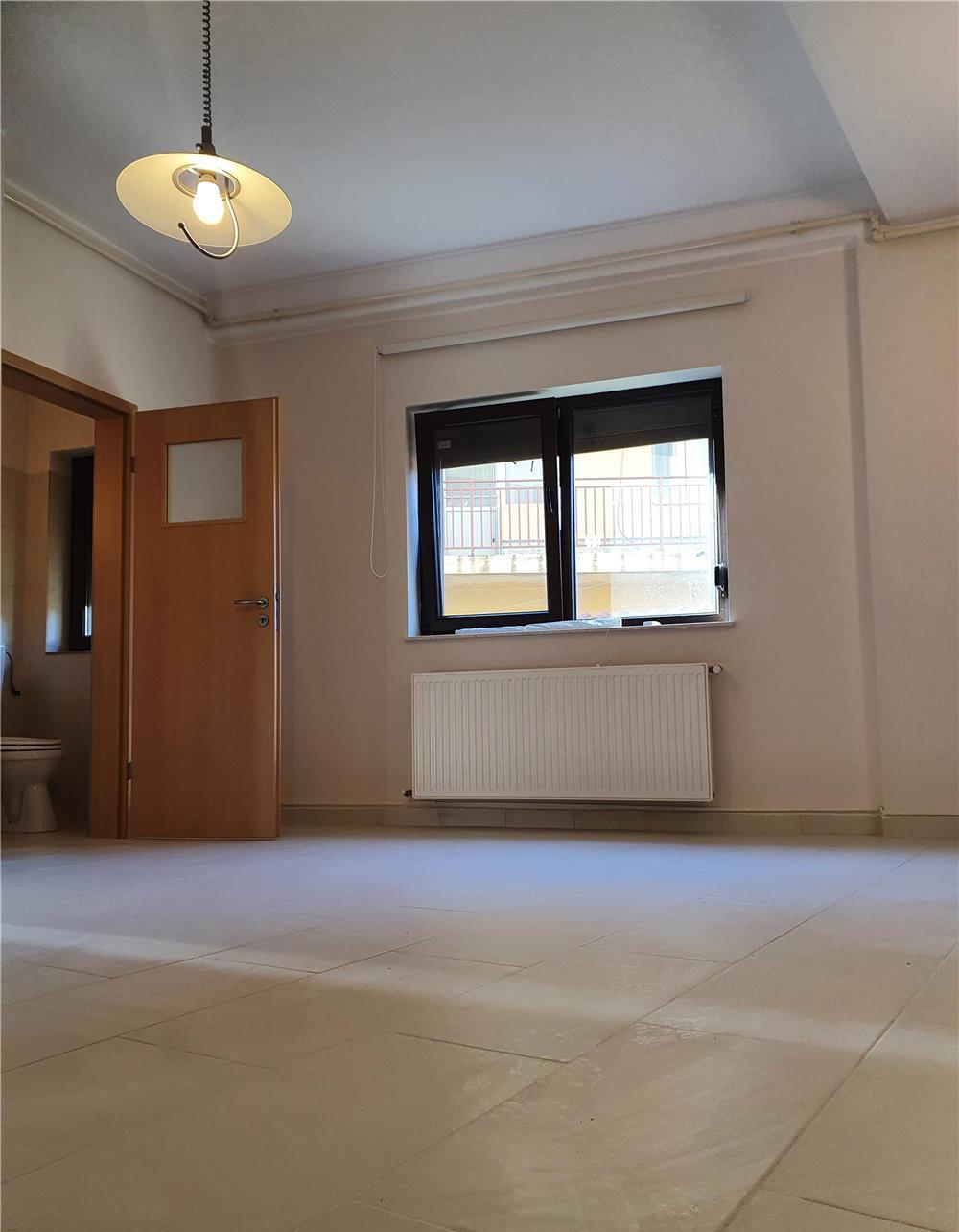 Inchiriez studio str. Sold. Iosif Ion/ bloc nou!