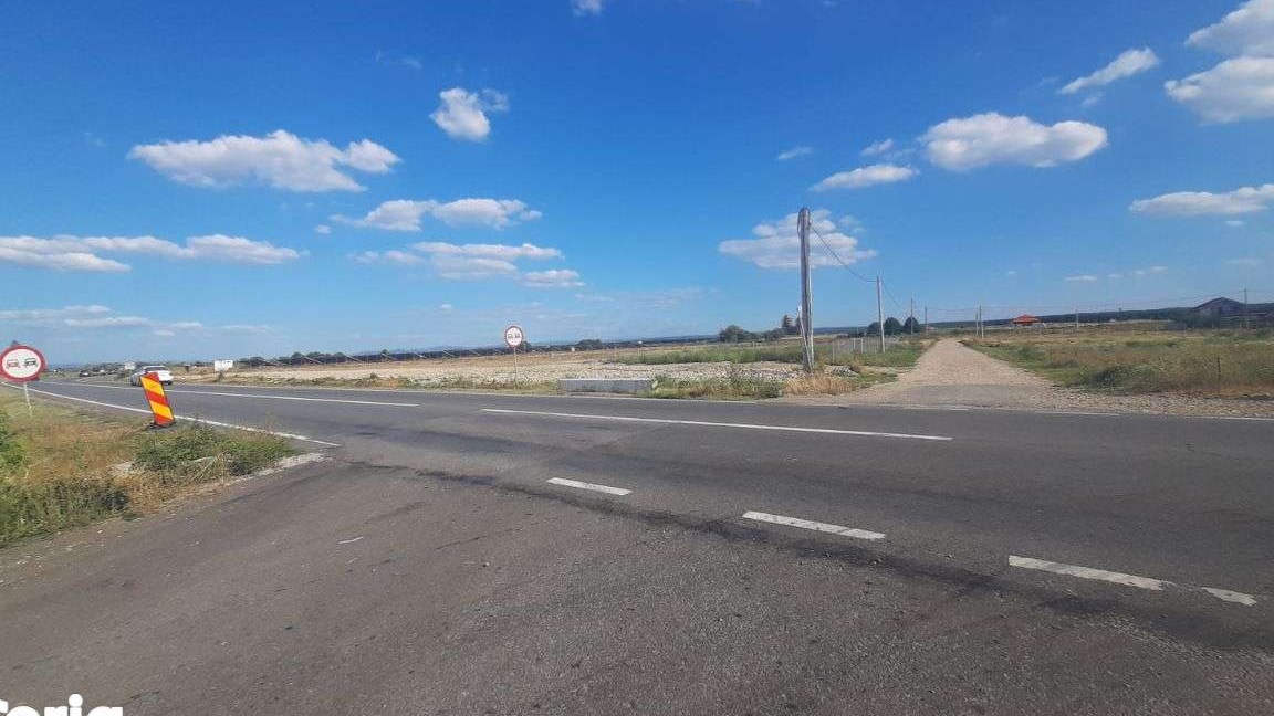 Inchiriez teren in Osorhei- 6000 mp cu acces la E60 langa Lukoil