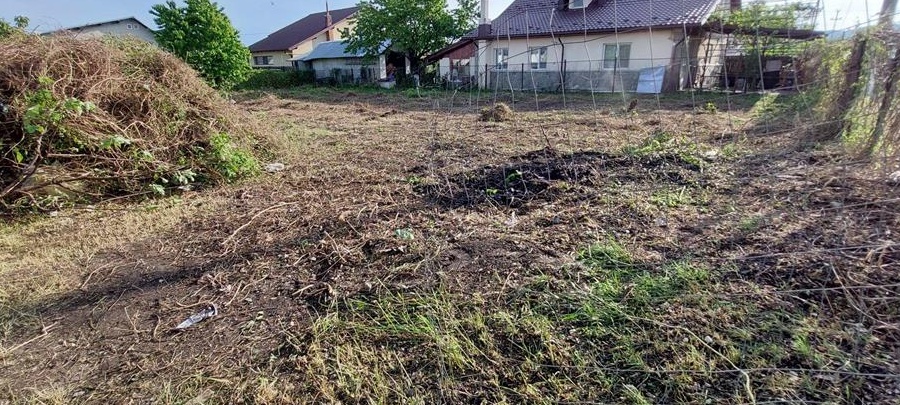 Închiriez teren intravilan Bănești Prahova