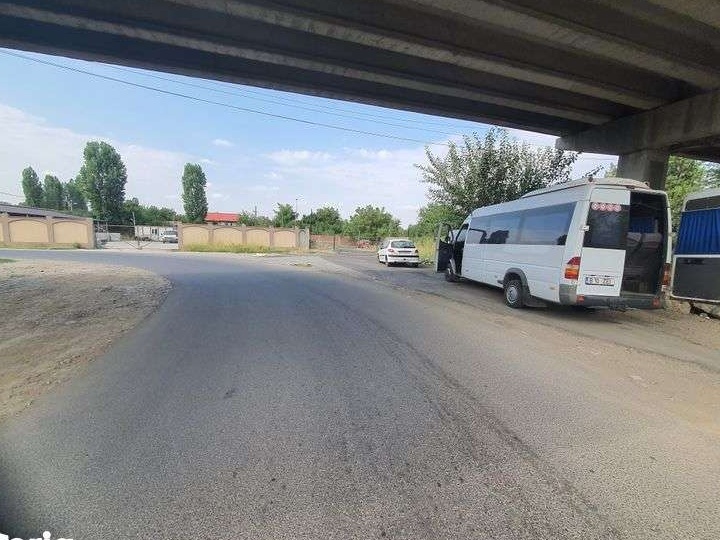 Inchiriez teren pantelimon langa podul tuborg