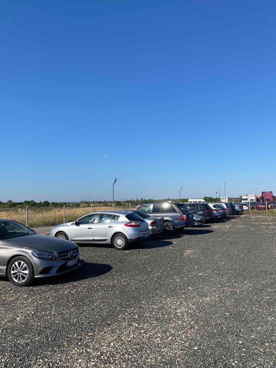 Inchiriez teren Pazit pentru parc auto second hand sau rent a car