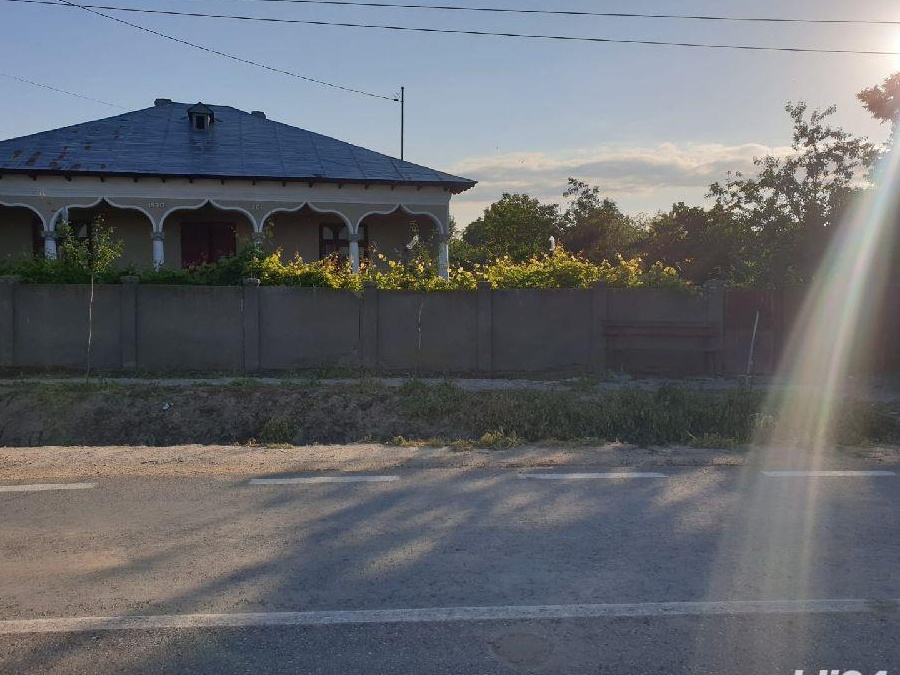Închiriez teren spatiu comercial