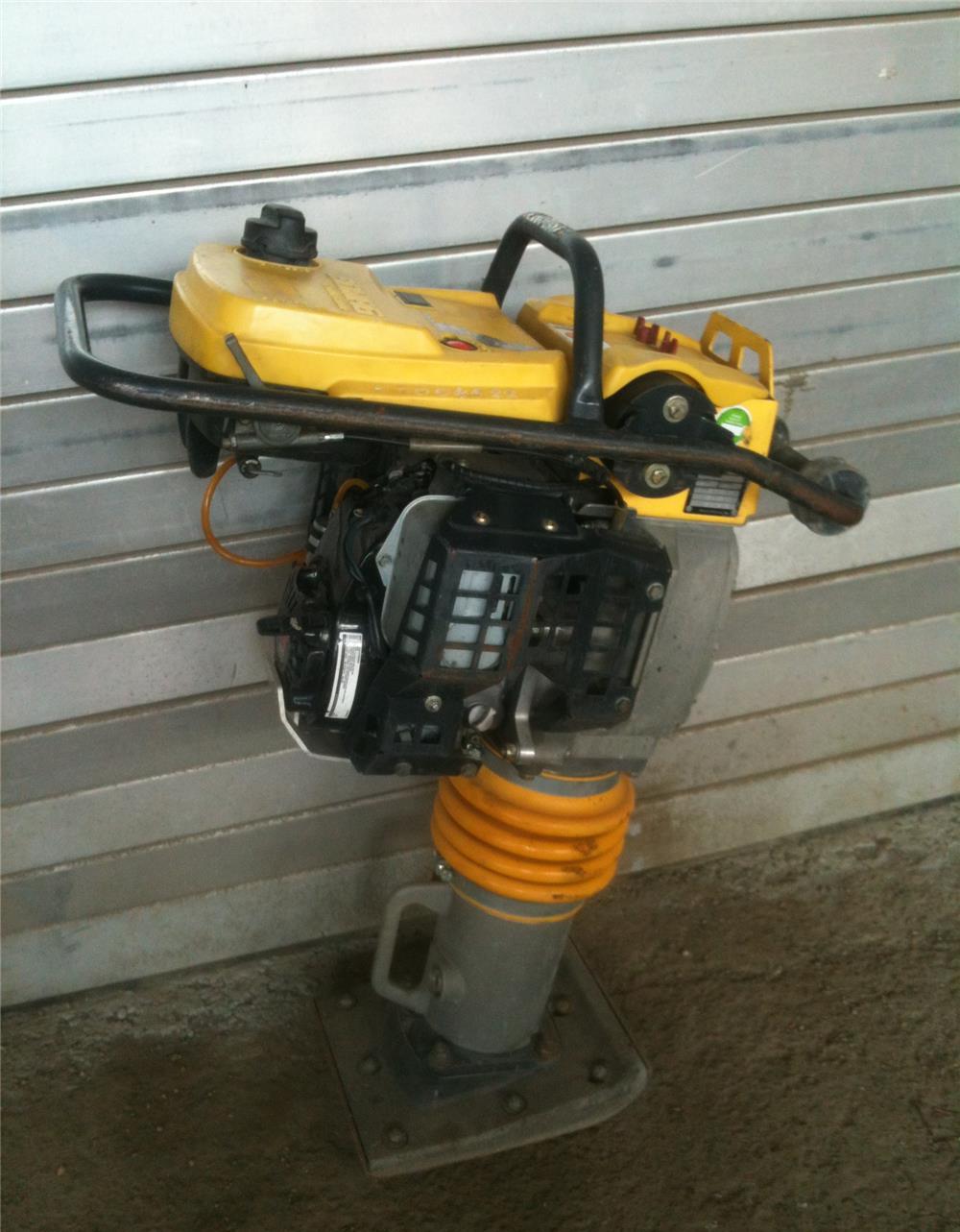 Inchiriez utilaje de constructii, generatoare de curent(20 KVA) cu turn de iluminat(9m)