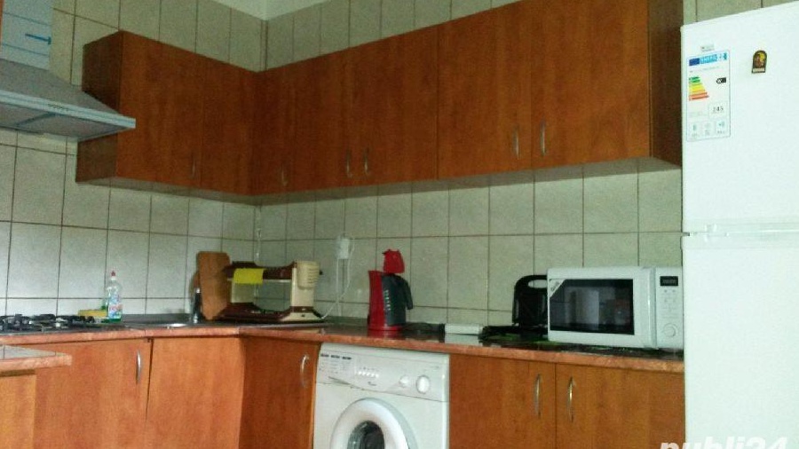 inchiriez vila 9camere in statiune Bușteni