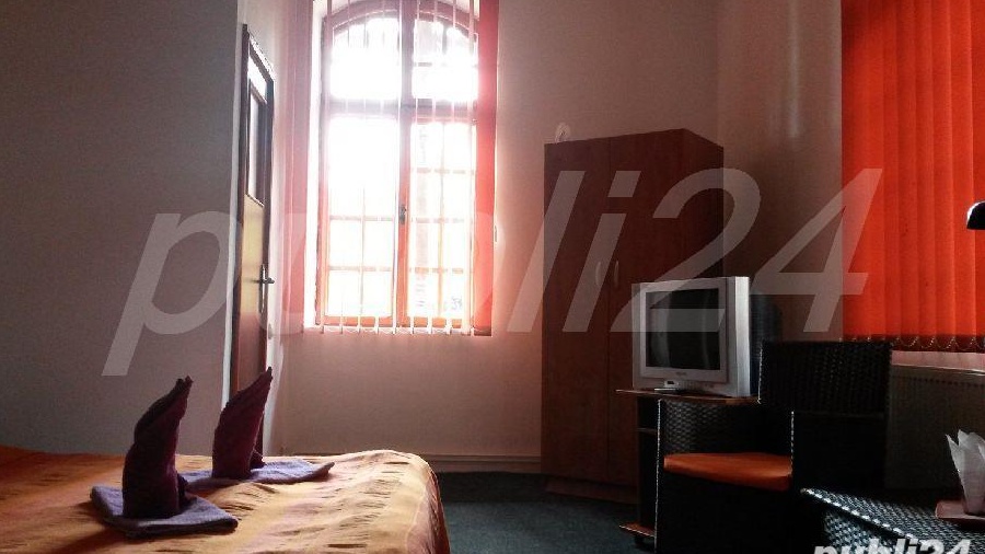 inchiriez vila 9camere in statiune Bușteni