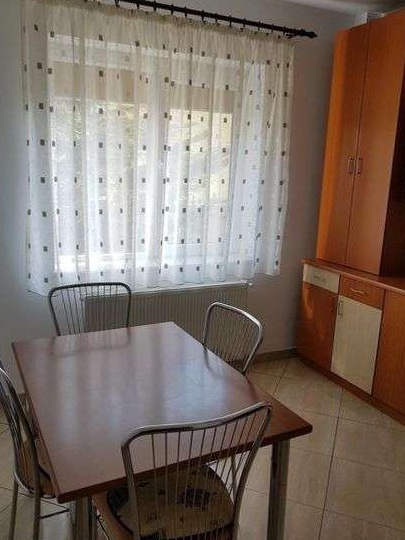 Inchiriez vila in Lazu - S+P+1+M, suprafata utila 240 mp -  1000 euro