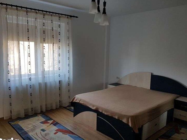 Inchiriez vila in Lazu - S+P+1+M, suprafata utila 240 mp -  1000 euro