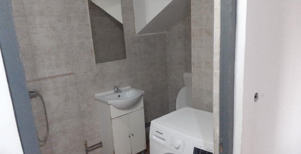 inchiriez,ap  la casă pt. muncitiri