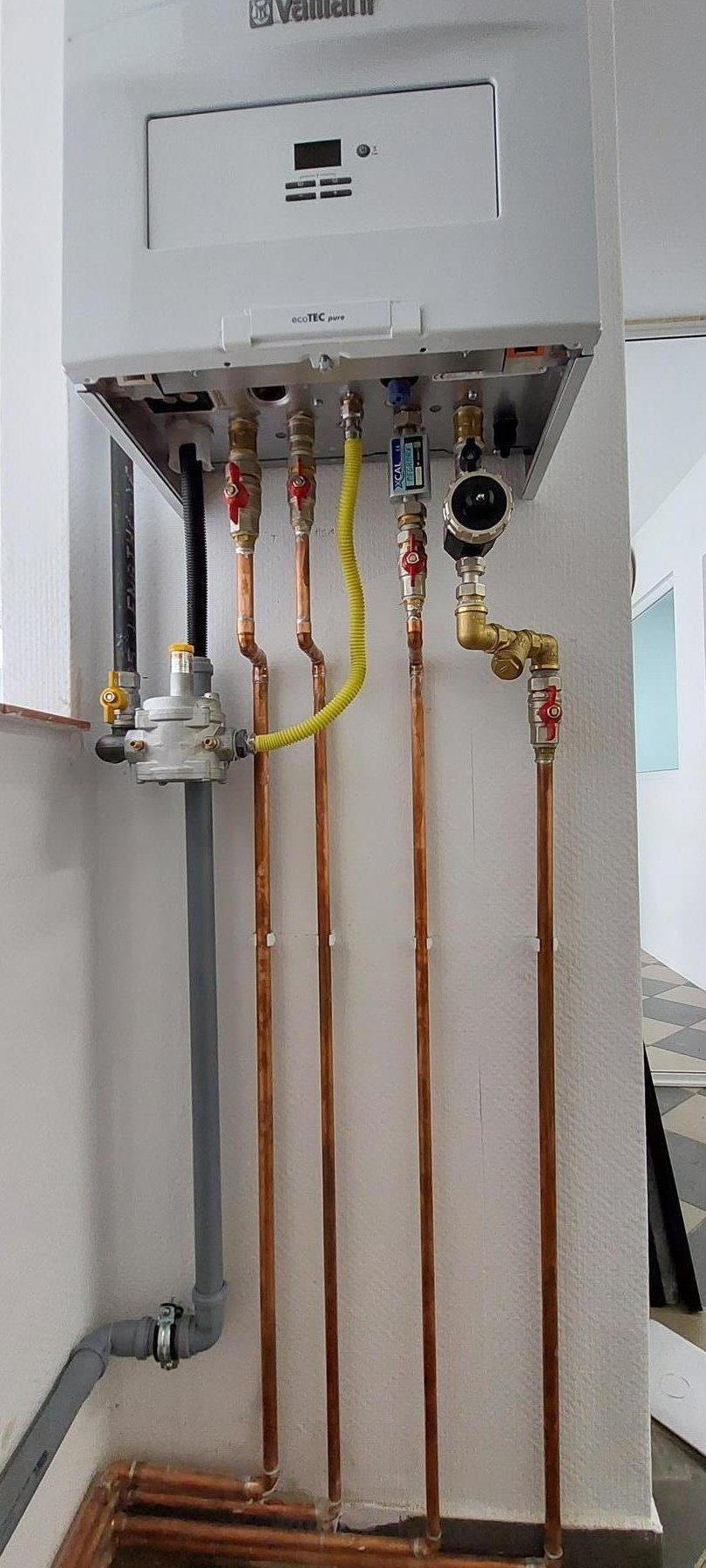 Instalator, incălzire pardoseală, termice sanitare si aer condiționat