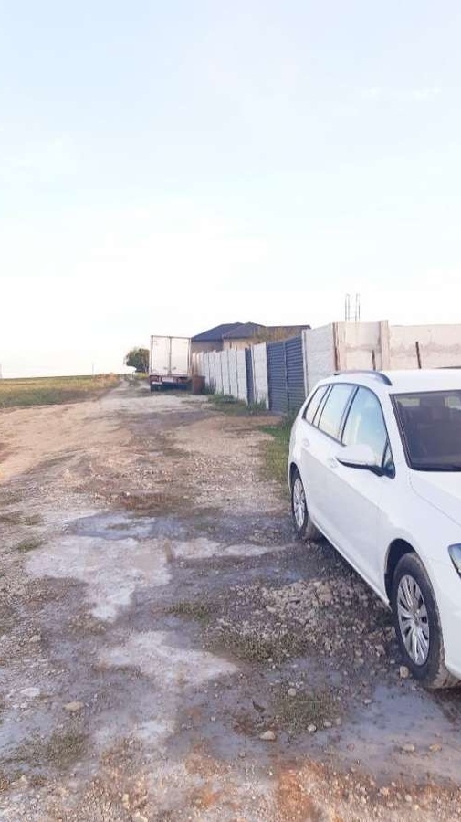 Intravilan, 450m.p., Dudovicești (Albești), 3km ,între case