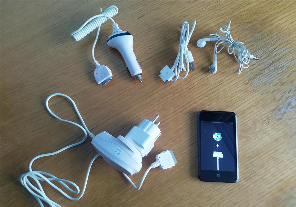 IPod touch A1320 de 8gb pachet complet incarcatoare casti