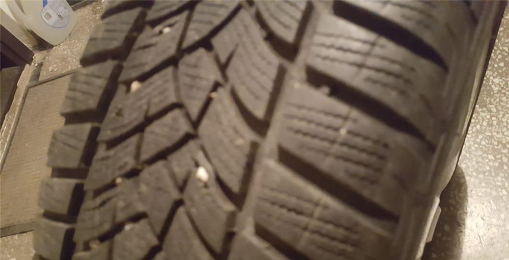 Jante aliaj VW pe 17 cauciucuri  205 50 17