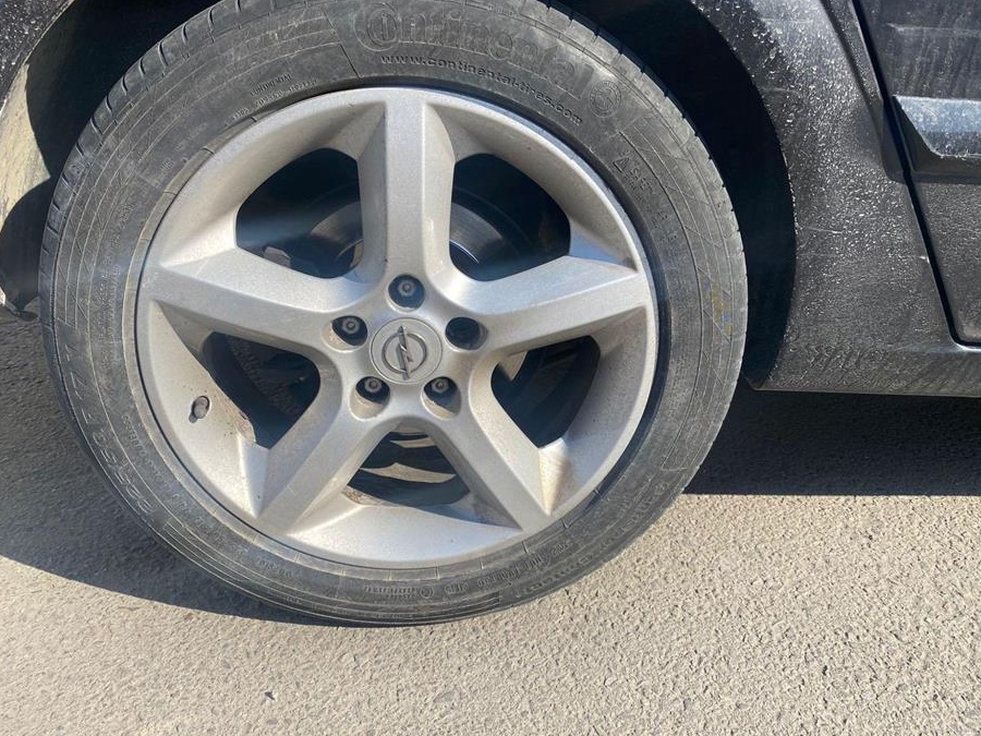 Jante auto OPEL 17, echipate cu anvelope de vară .