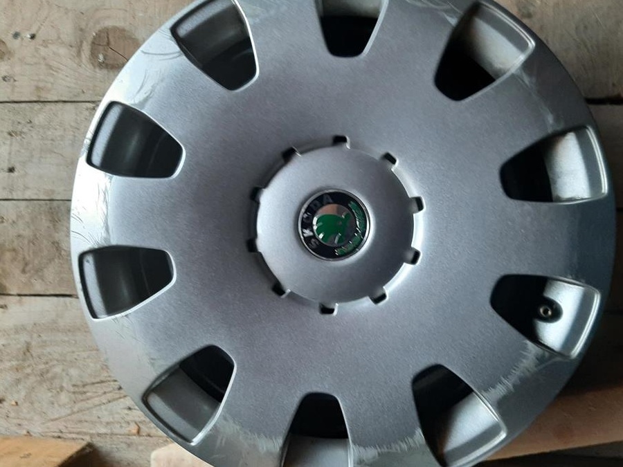 Jante auto otel R15/5x100, cu capace roti originale.