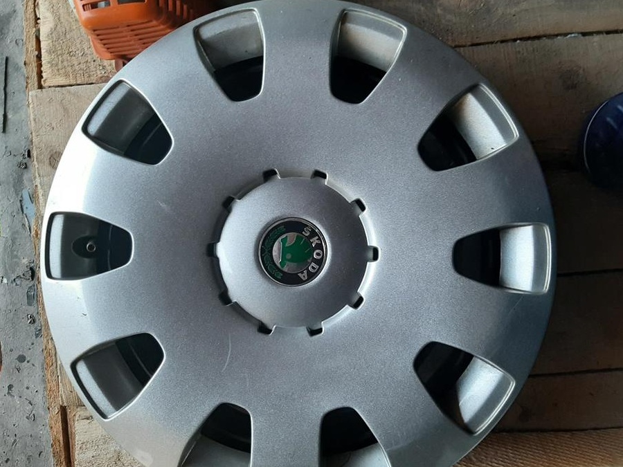 Jante auto otel R15/5x100, cu capace roti originale.