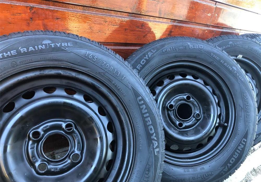 Jante de tabla cu cauciucuri 165/70 R13