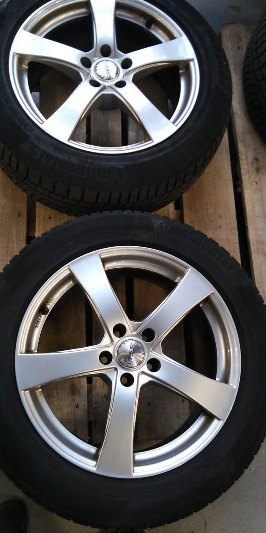 Jante DEZENT R18 + Anvelope iarna Continental
