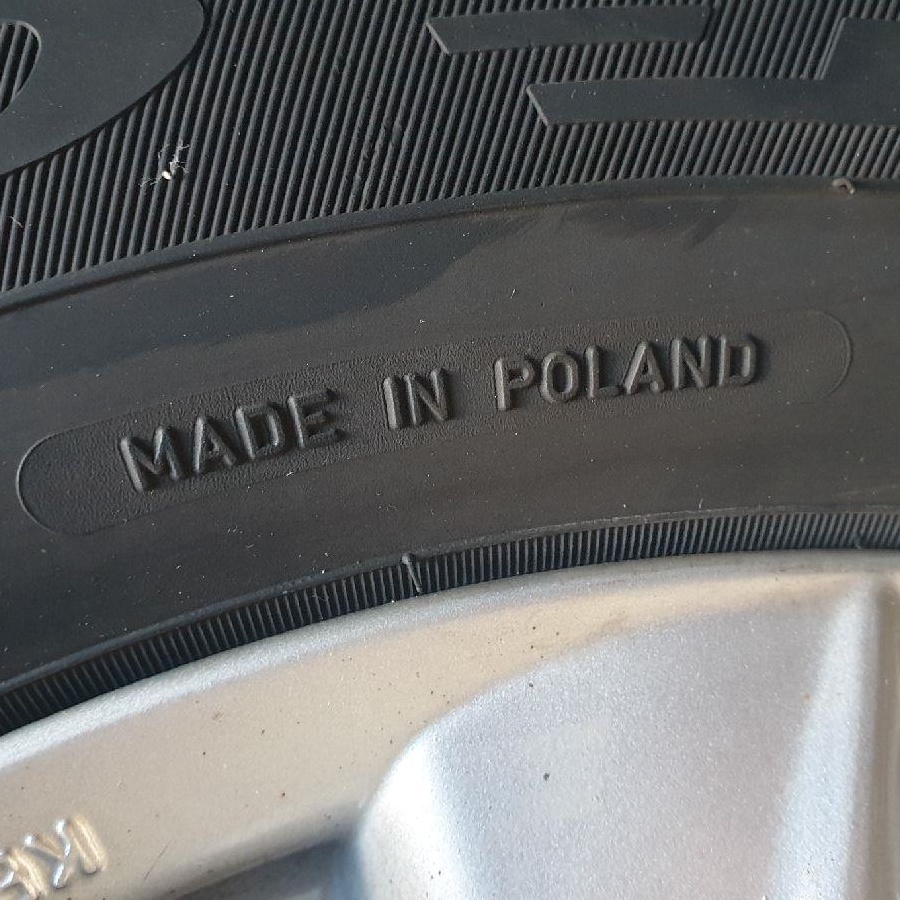 Jante echipate cu cauciucuri iarna