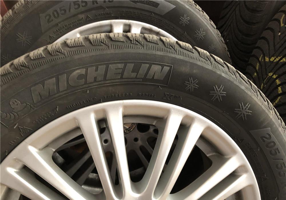 Jante Mercedes A classe + antifurturi Mercedes + anvelope Michelin iarna NOI