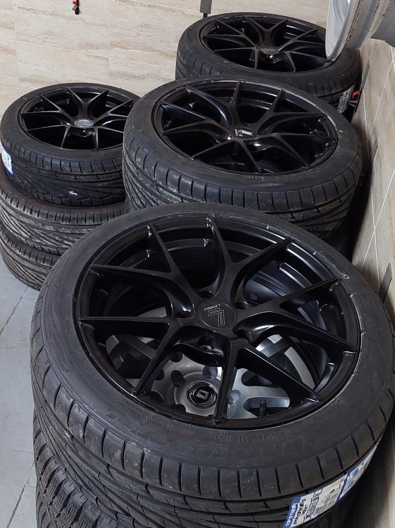 Jante noi Lenso 17 5x114,3 cu anvelope noi Toyo TR1 215 45 17