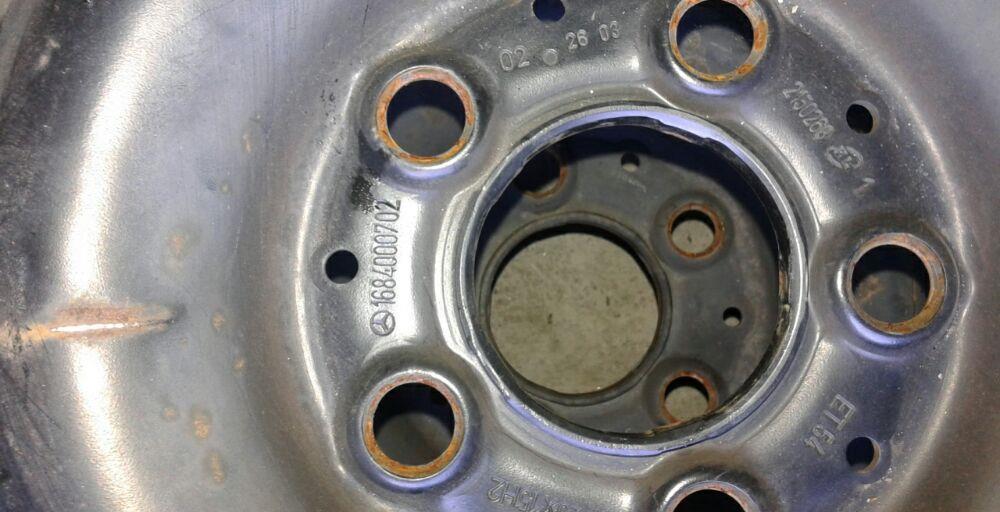 Jenti tabla Opel și mercedes pe 15