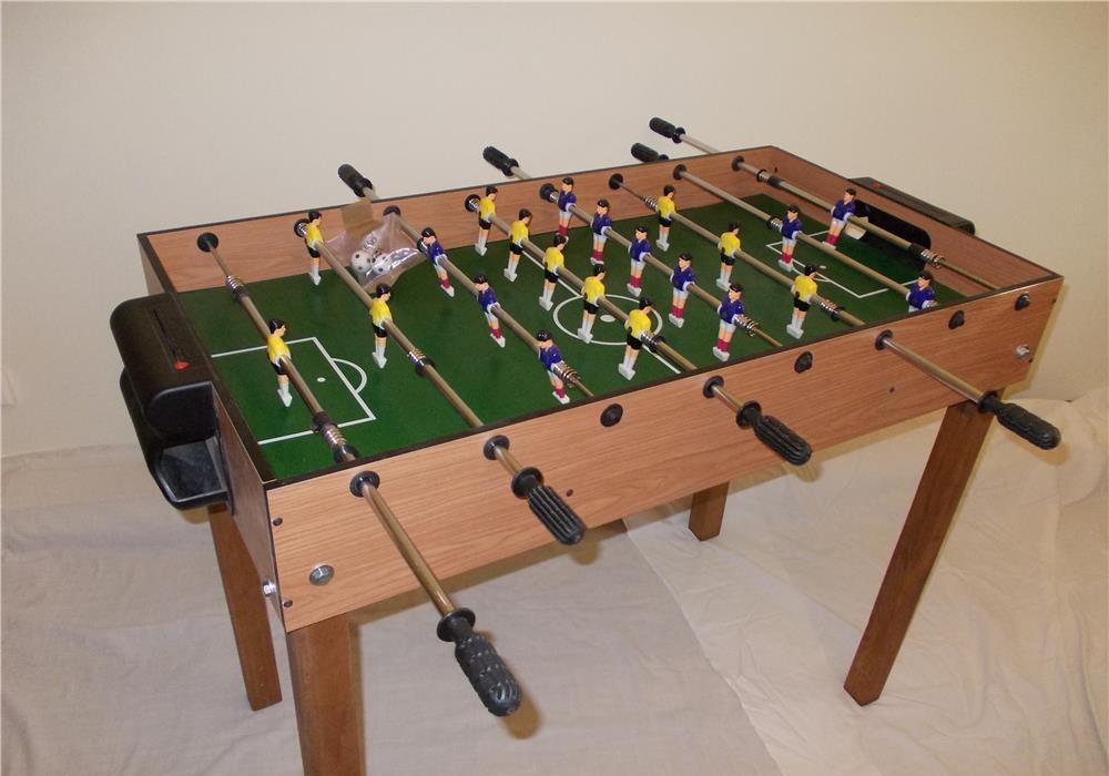 Joc foosball   varianta  adaptabila: cu picioare, fara picioare