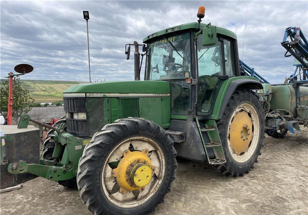 John deere 6910s