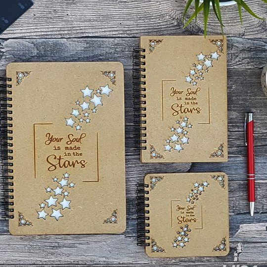 Jurnal cu coperti din lemn model Your soul is made in the stars