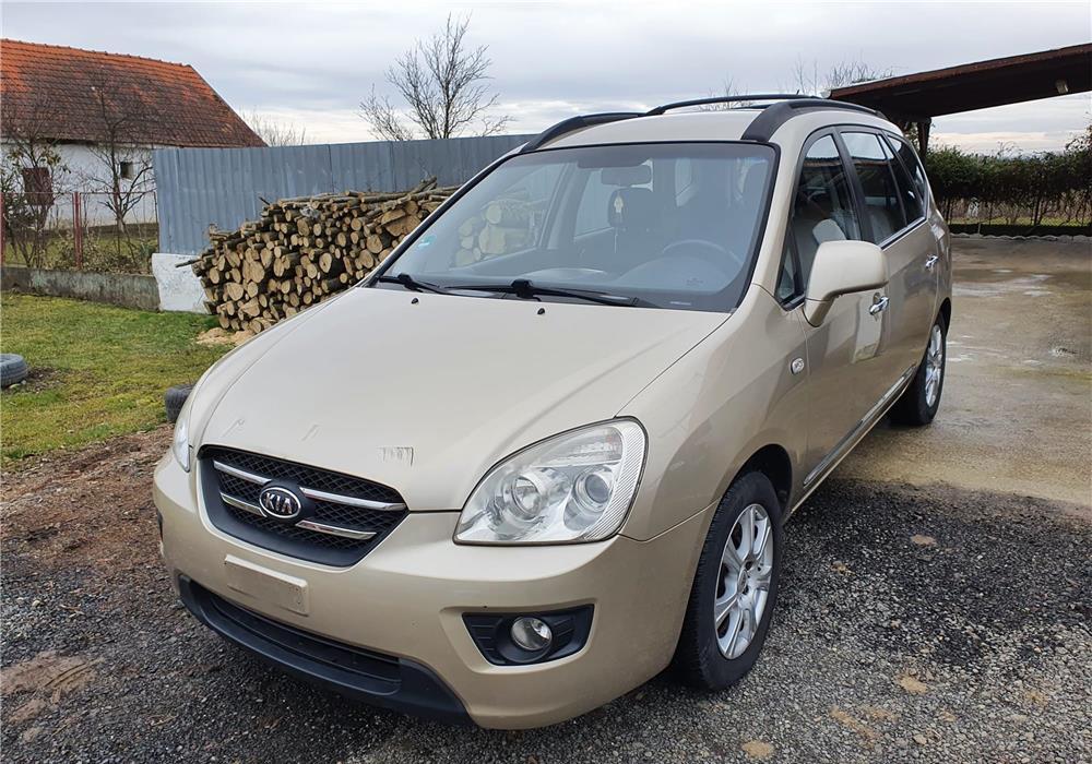Kia carens