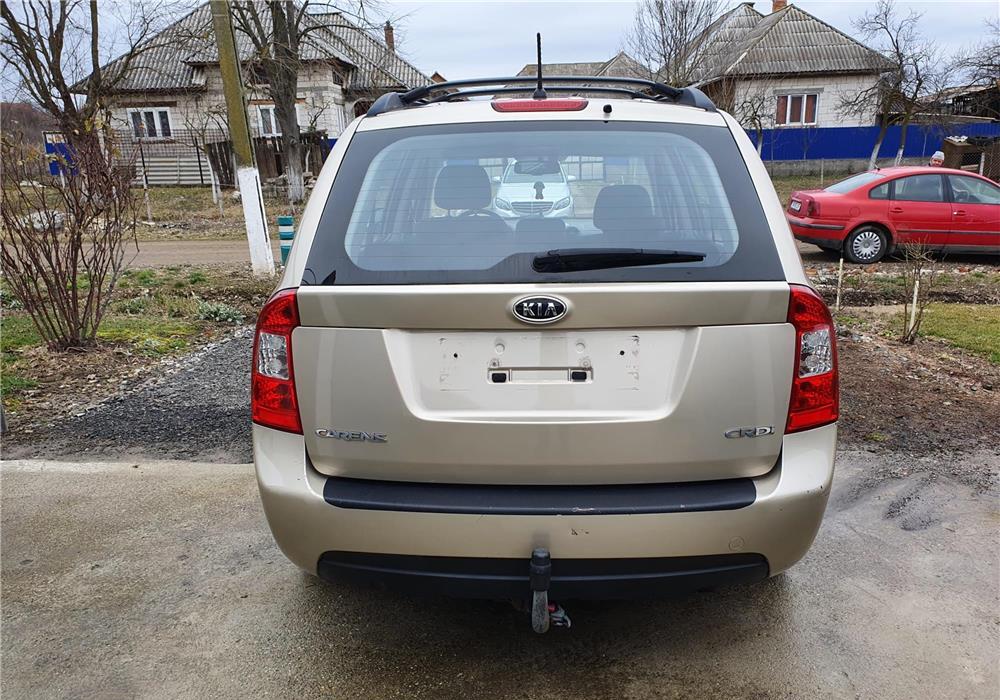 Kia carens
