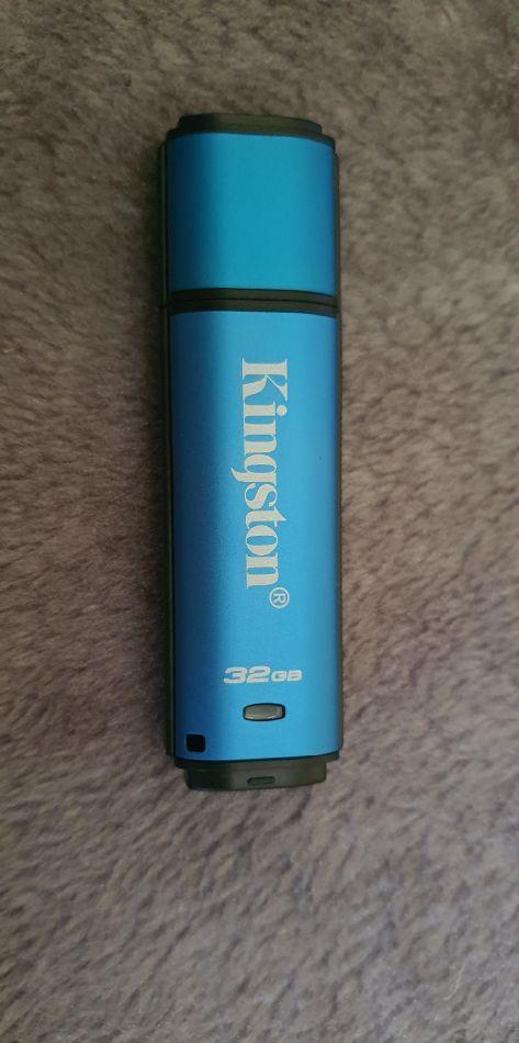 Kingstone datatraveler vault privacy 3.0 stick usb
