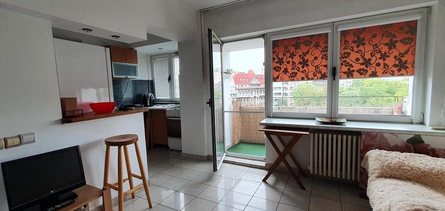 Kogalniceanu, bloc 1962 cu centrala proprie, apartament cochet, luminos, cu balcon si priveliste